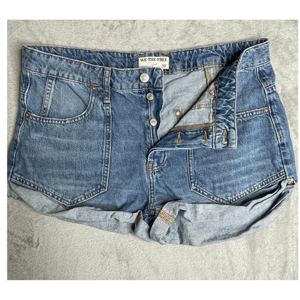 We The Free Denim Shorts Womens 30 Blue Button Fly Cuffed Light Wash Boho